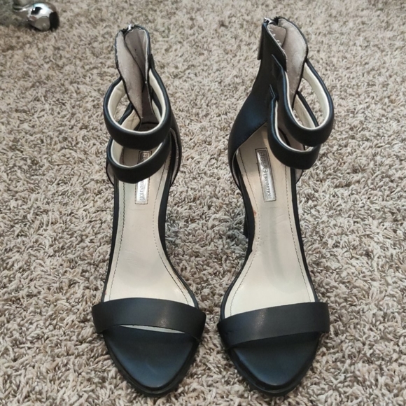 Heels - Picture 1 of 5